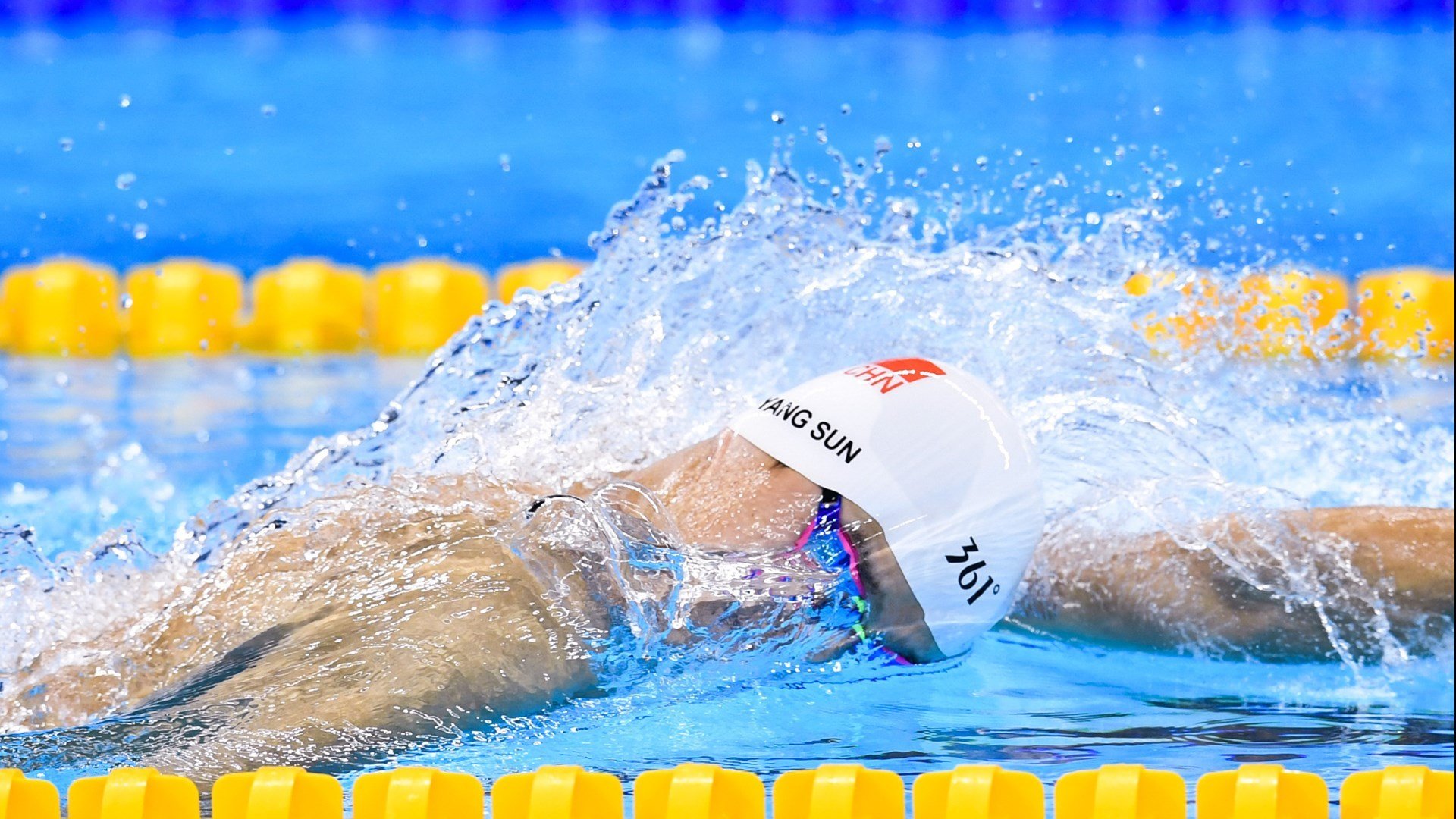 莱奥的加冕礼，当F1年度争冠之夜成为他的终极舞台