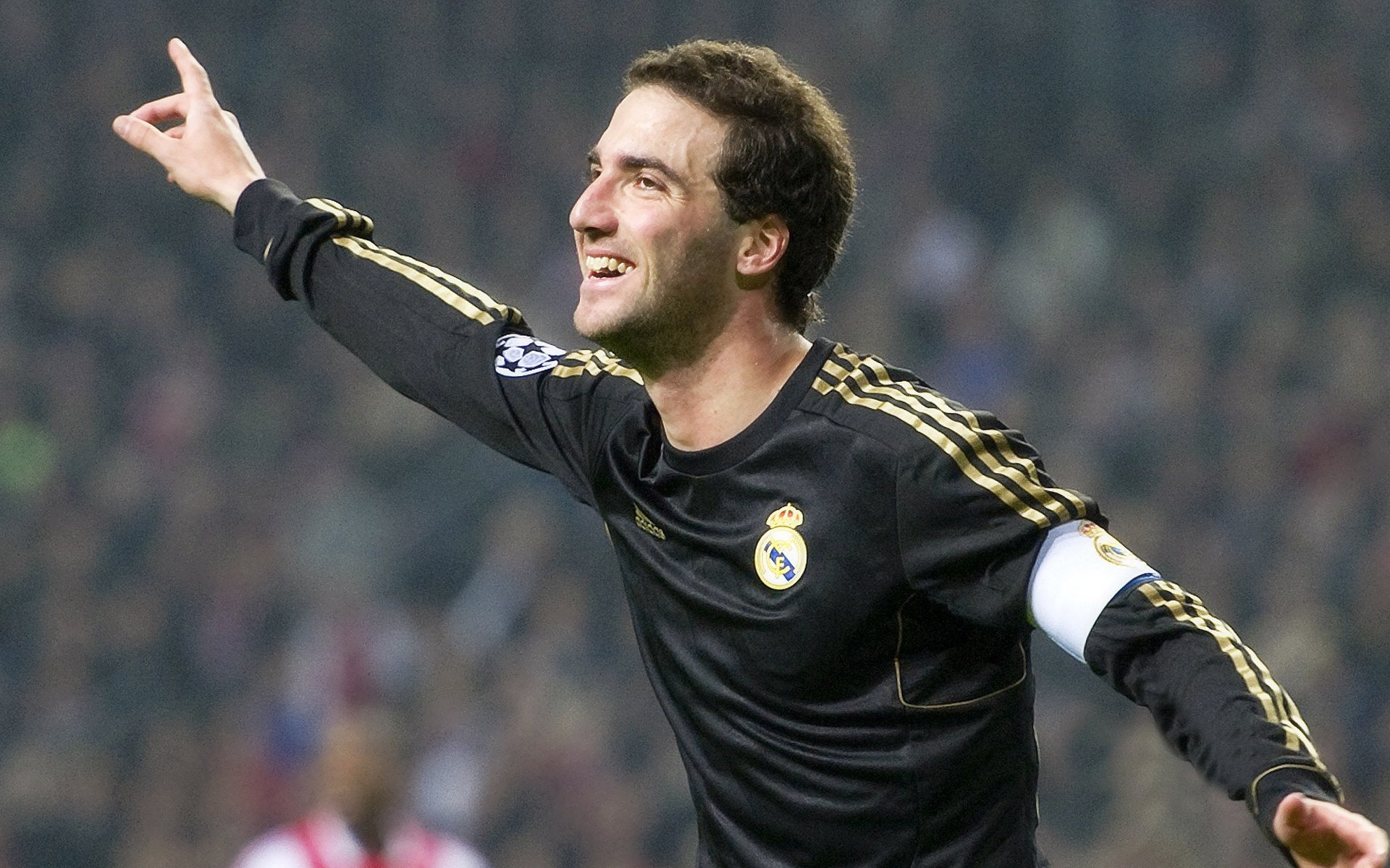 开云官方平台-凯塞多，大场面先生！哥伦比亚力克爱尔兰，诠释南美足球的坚韧与艺术