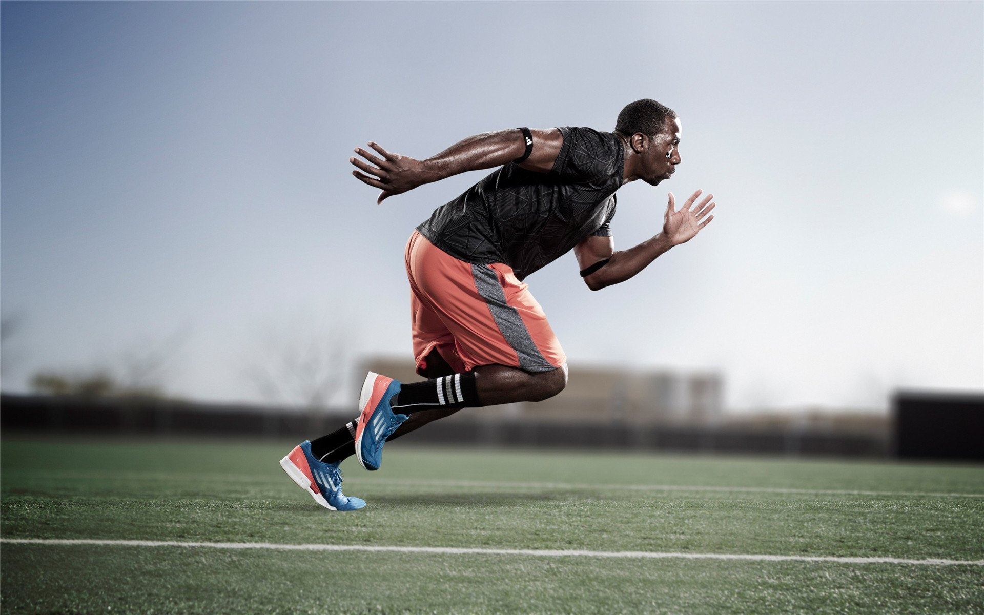 当精密钟表碾过桑巴舞步,莱万惊艳四座背后的足球哲学革命